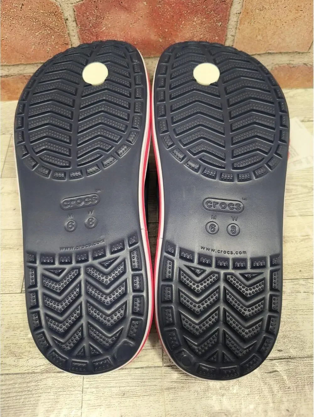 Crocs Bayaband Flip Size M6/W8 Sandals Patriot Red White Blue 205393-4CC NWT